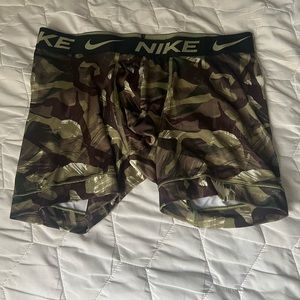 Army color Nike boxerbriefs size large